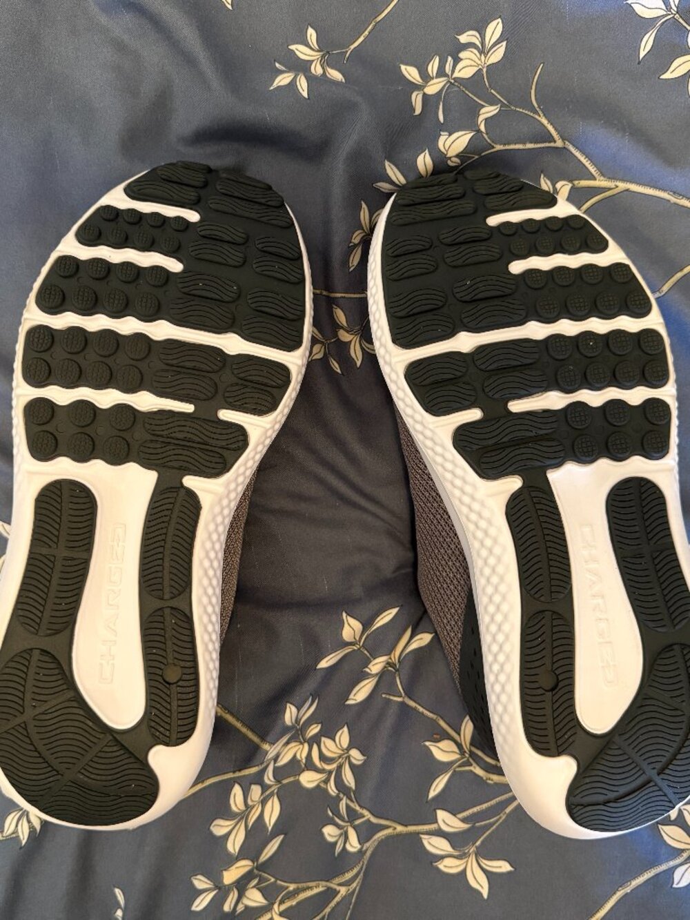 Under Armour Charged Surge 4 Running Shoes (wide fit) - Picture 10 of 11